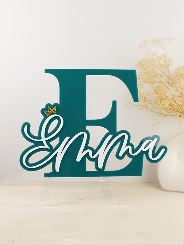Lettrine décorative en acrylique avec prénom personnalisé et calligraphié à la main