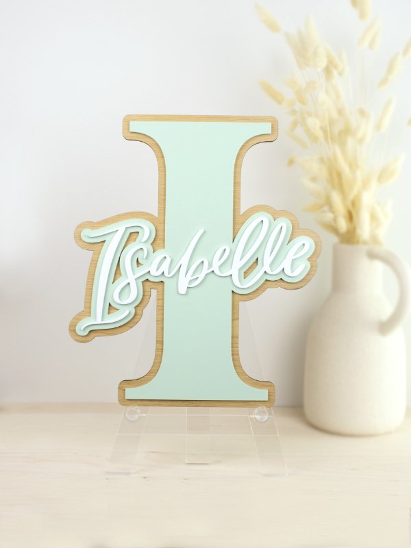 Lettrine décorative en acrylique et bois avec prénom personnalisé et calligraphié à la main