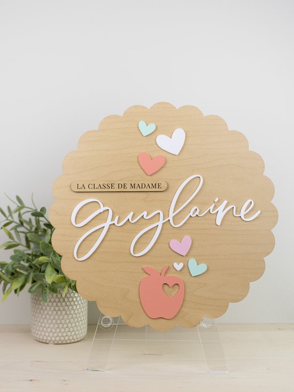 Affiche personnalisée pour enseignant.e ou personnel de la petite enfance - Pomme + coeurs